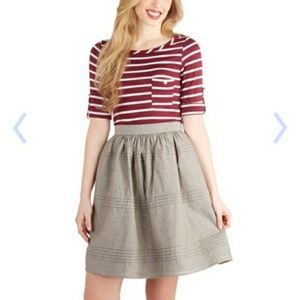 ModCloth Sound Decision / Grey Pleated Skirt